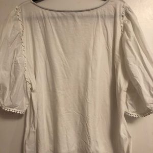Womens TOMMY HILFIGER white top. Size large.